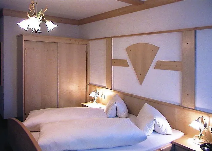 Wirtshaus Zum Wiesejaggl بيت ضيافة